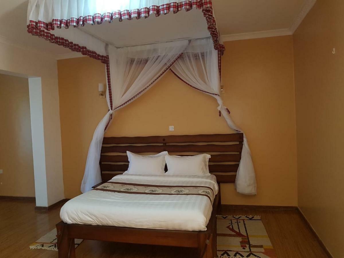 Esikar Gardens Hotel Narok Exterior photo